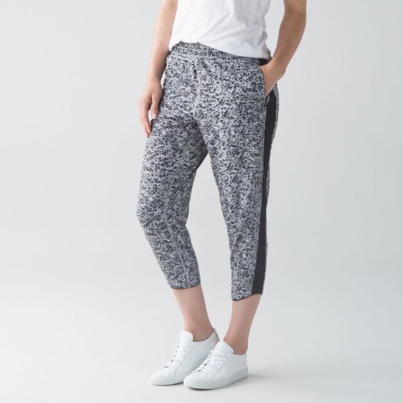 lululemon athletica Pants - Lululemon For Love Crop Mini Ripple White Seal Grey/Black 2